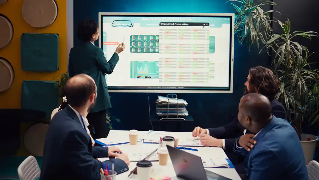Projector and Screen Bundles: Why Buying Them Together Saves You Money
